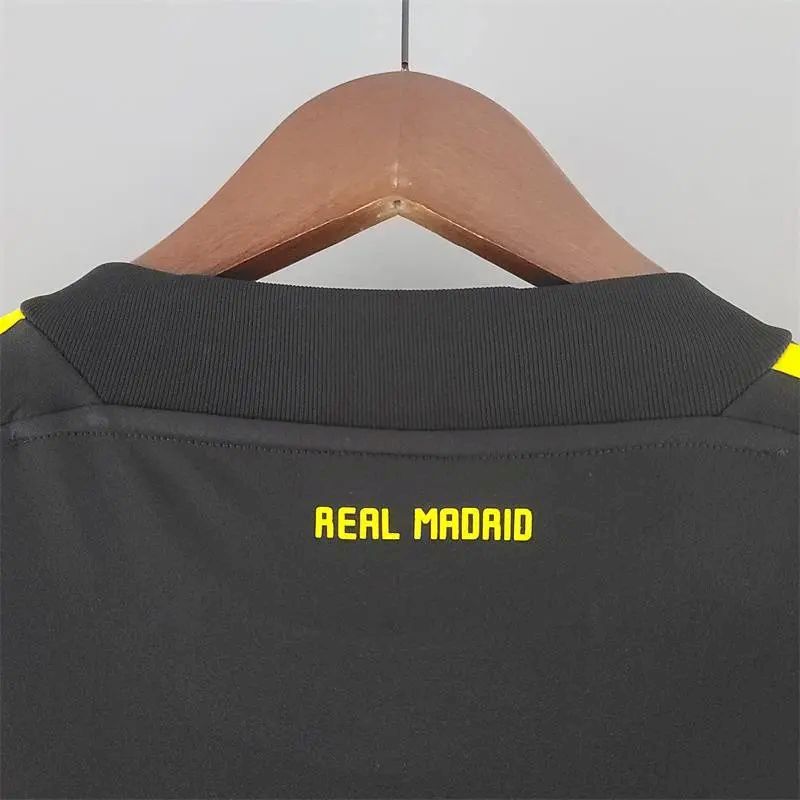Real Madrid 2011/12 Retro Goalkeeper Jersey
