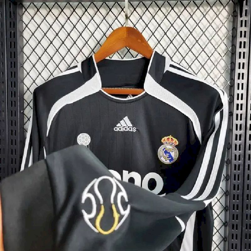 Real Madrid 2006/07 Retro Away Long Sleeve Jersey