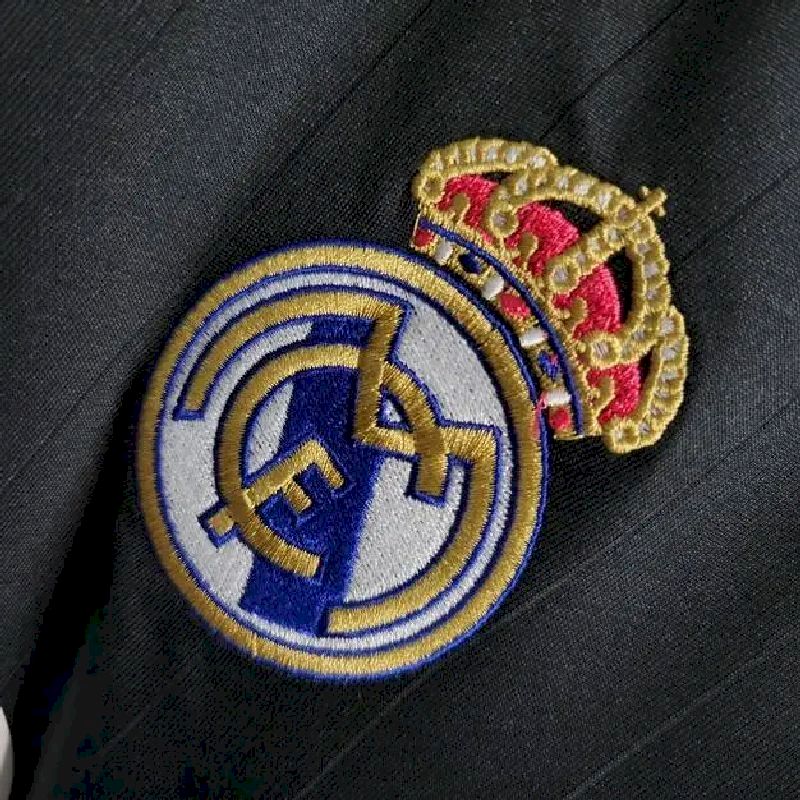 Real Madrid 2006/07 Retro Away Long Sleeve Jersey