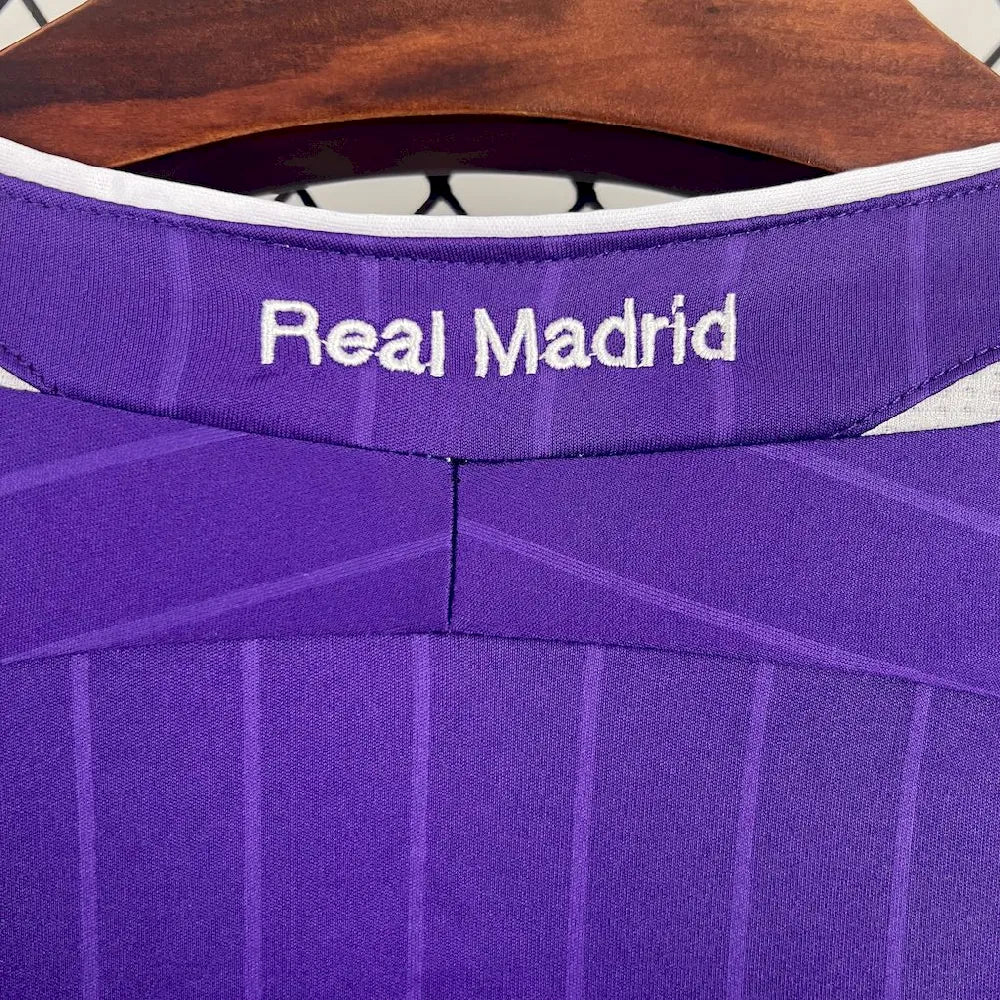 Real Madrid 2006/07 Retro Third Jersey