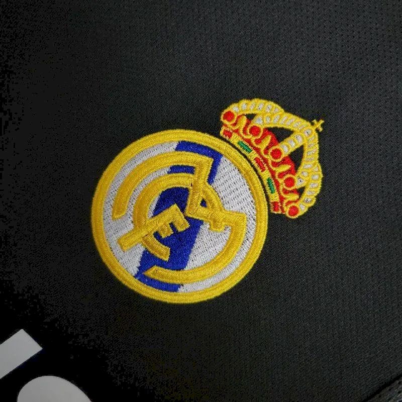 Real Madrid 2004/05 Retro Away Jersey