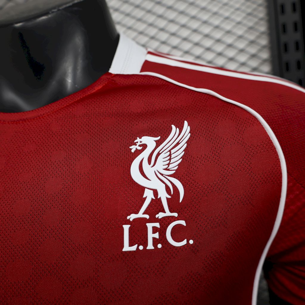 Men’s Liverpool 2025/26 Player Home Jersey