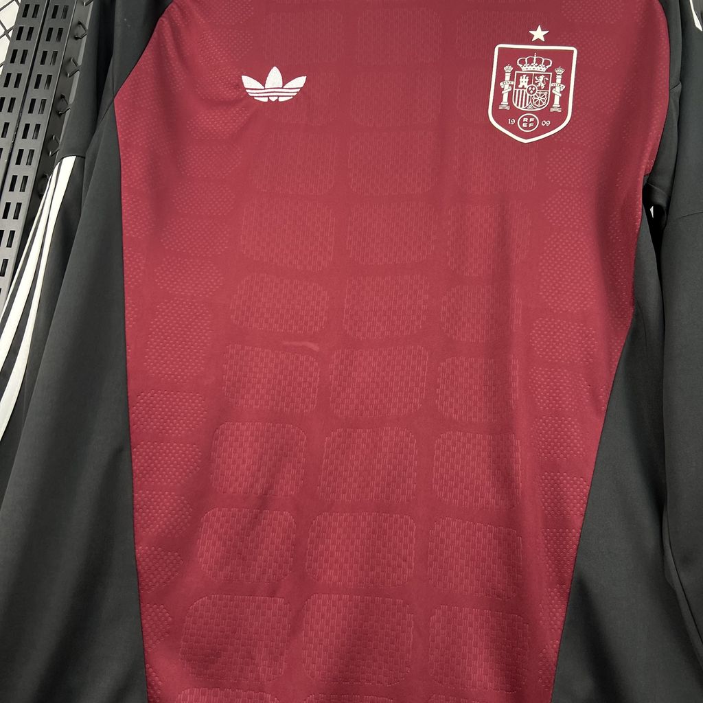 Mens Spain 2026 World Cup Goalkeeper Long Sleeve Jersey - Image 4
