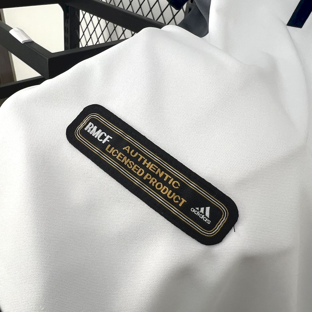 Real Madrid 2000/01 Retro Home Jersey
