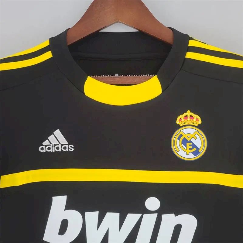 Real Madrid 2011/12 Retro Goalkeeper Jersey