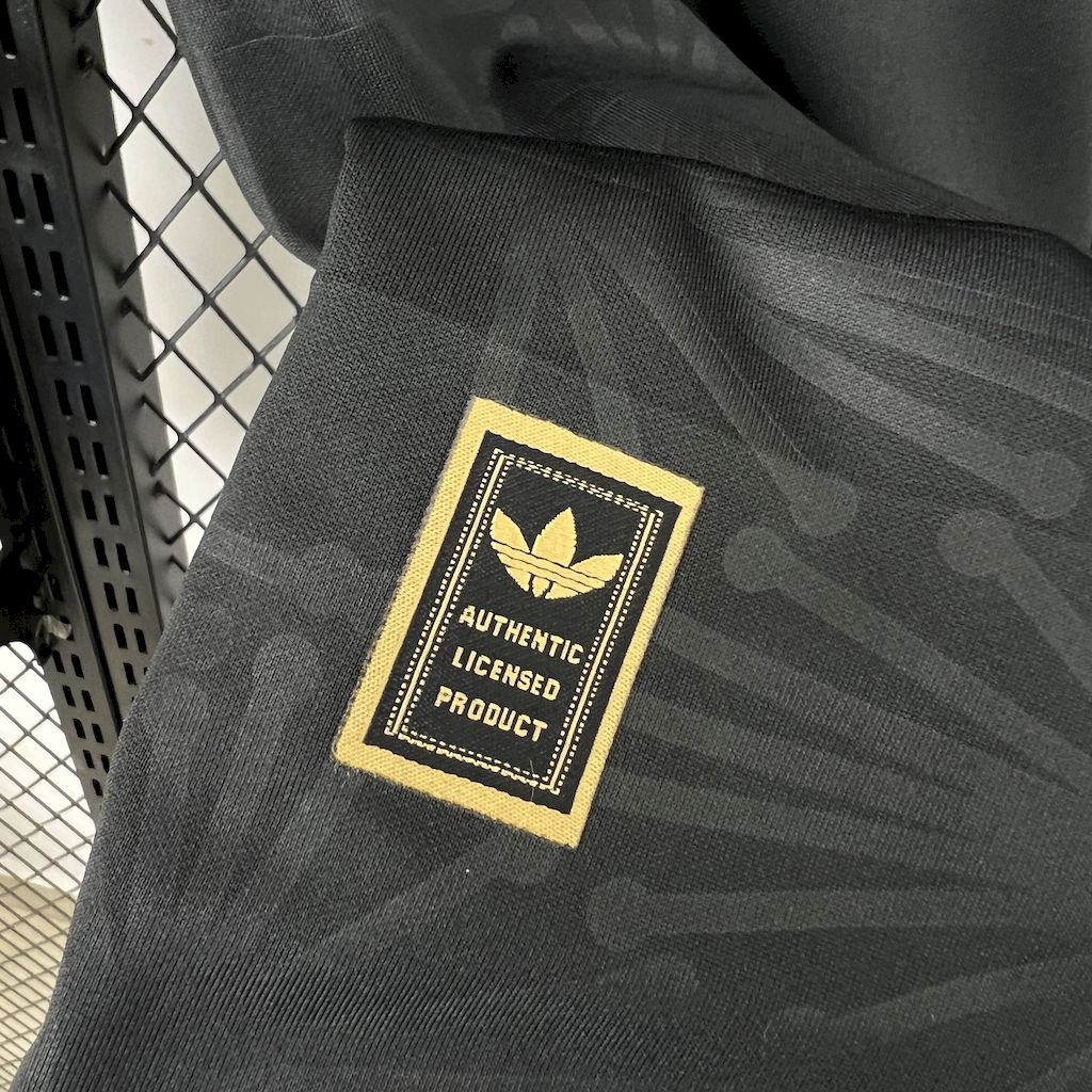 Men's Mexico 2025/26 Gold - Black Long Sleeve Jersey