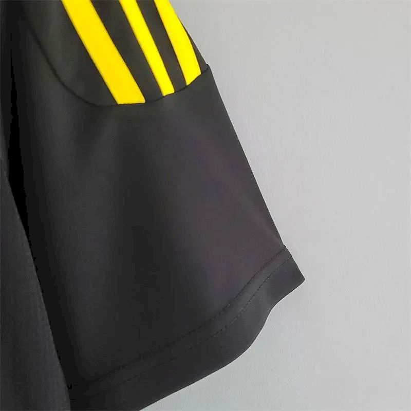 Real Madrid 2011/12 Retro Goalkeeper Jersey