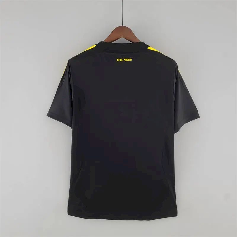 Real Madrid 2011/12 Retro Goalkeeper Jersey