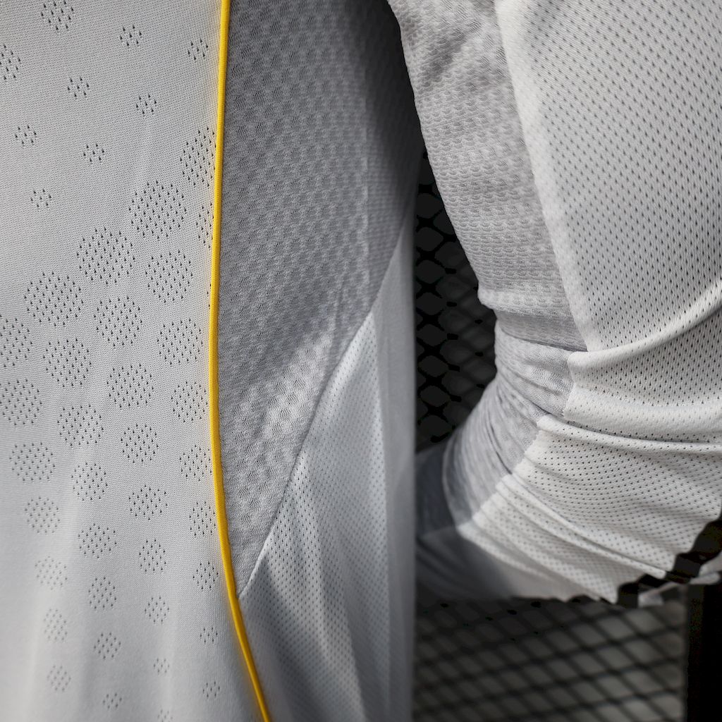 Men’s Real Madrid 2025/26 Player Home Long Sleeves Jersey