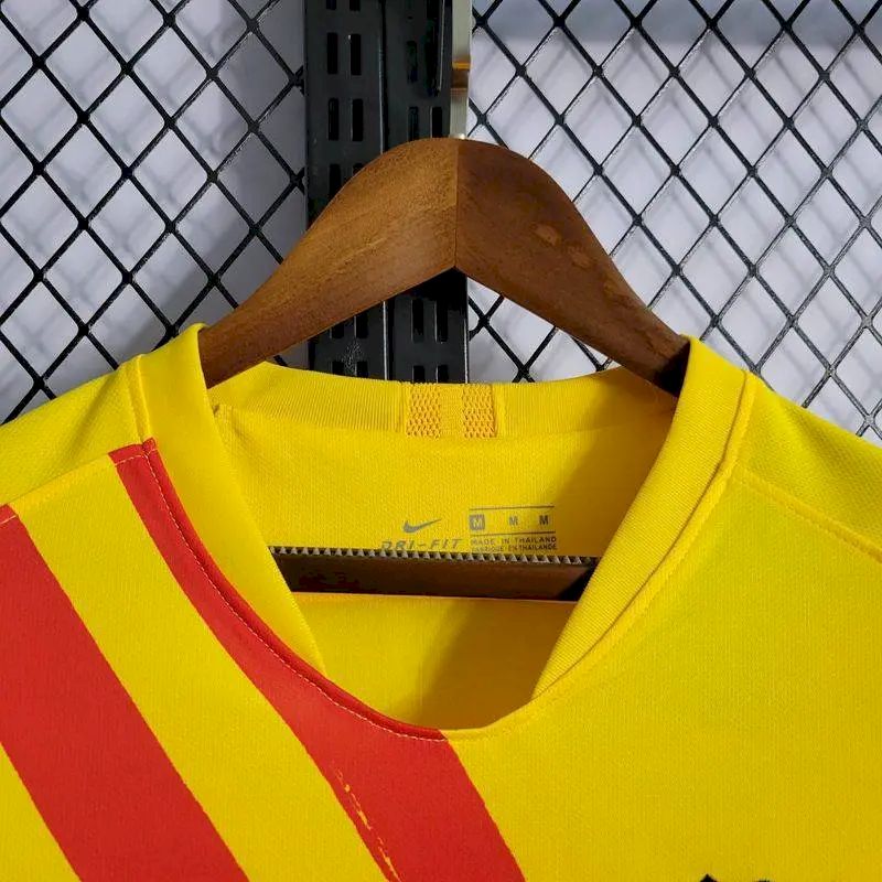 Barcelona 2019/20 Retro Fourth Jersey
