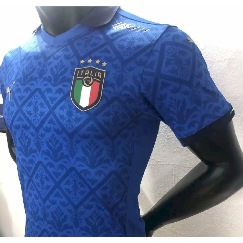 Mens Italy 2022/23 Versace Co-Branded Edition Jersey-Gold - Image 3