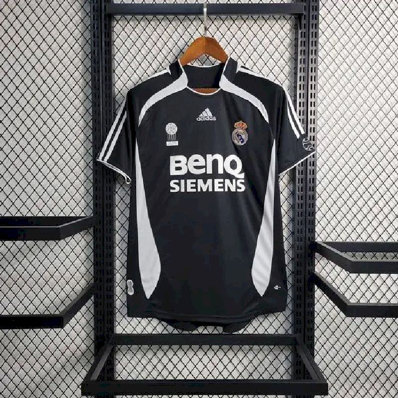 Real Madrid 2006/07 Retro Away Jersey