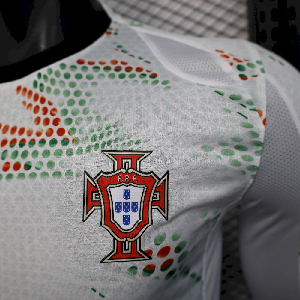 Mens Portugal 2025/26 Home Long Sleeve Jersey Player Version - Image 8