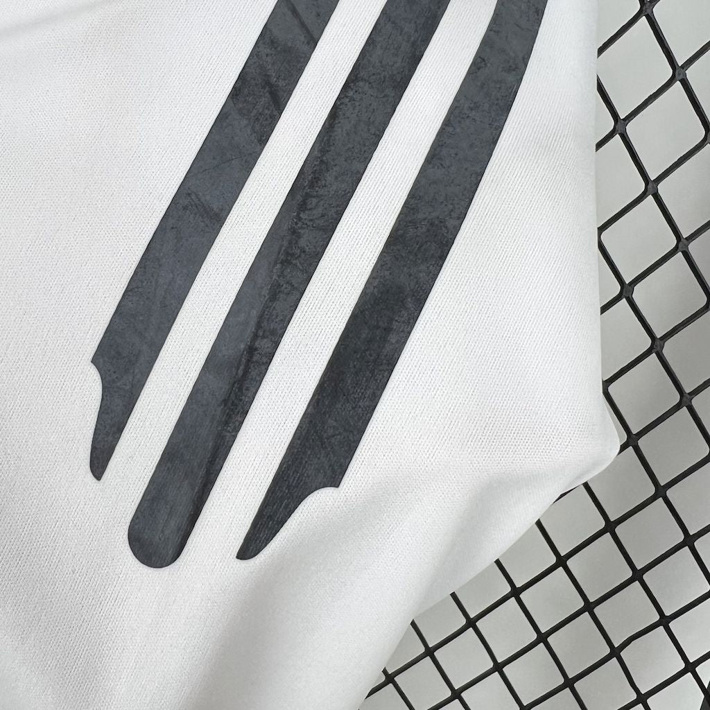Real Madrid 2005/06 Retro Home Jersey