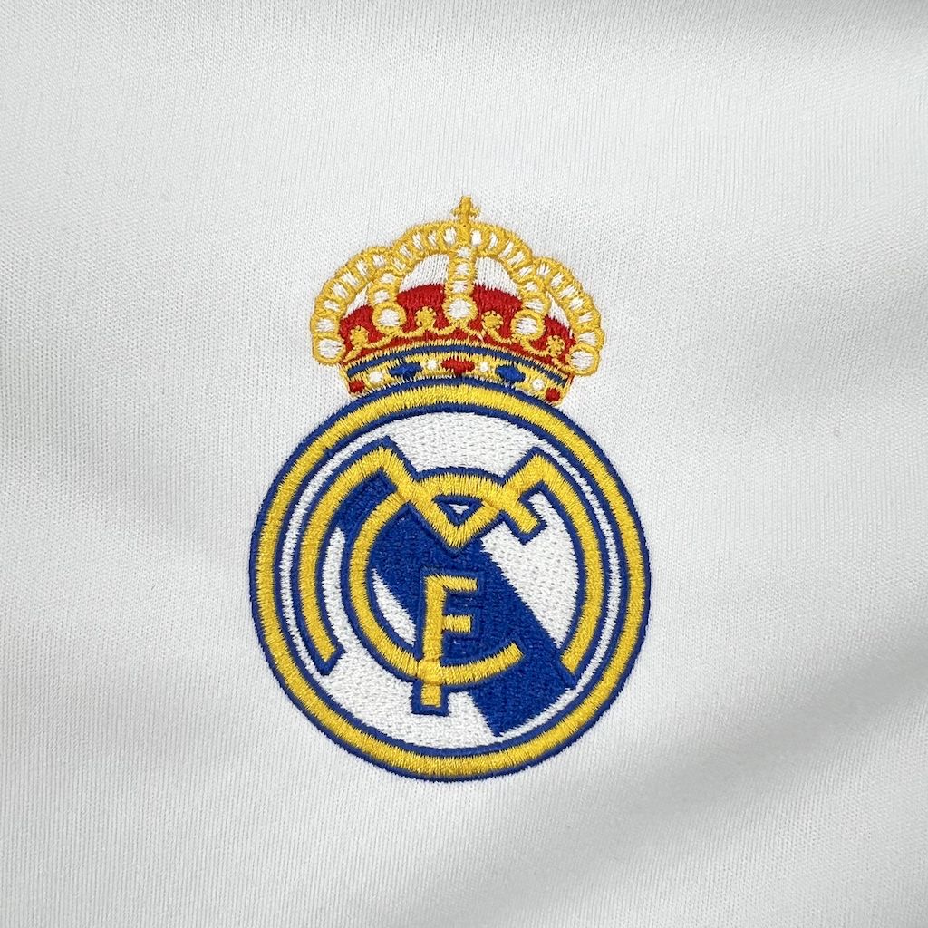 Real Madrid 2005/06 Retro Home Jersey