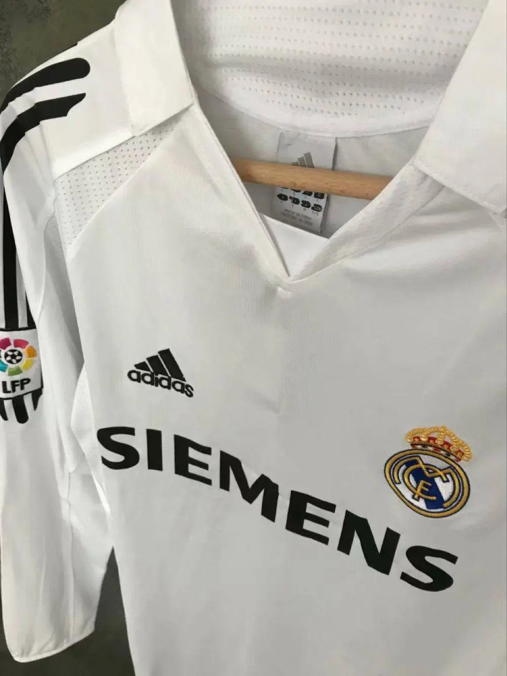 Real Madrid 2005/06 Retro Home Long Sleeves Jersey