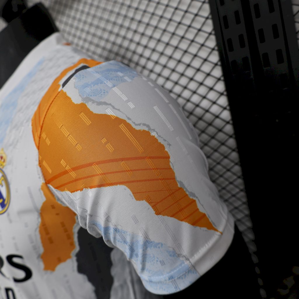 Men's Real Madrid 2024/25 Player Pre-Match Jersey