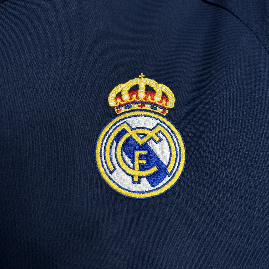Real Madrid 2005/06 Retro Away Jersey