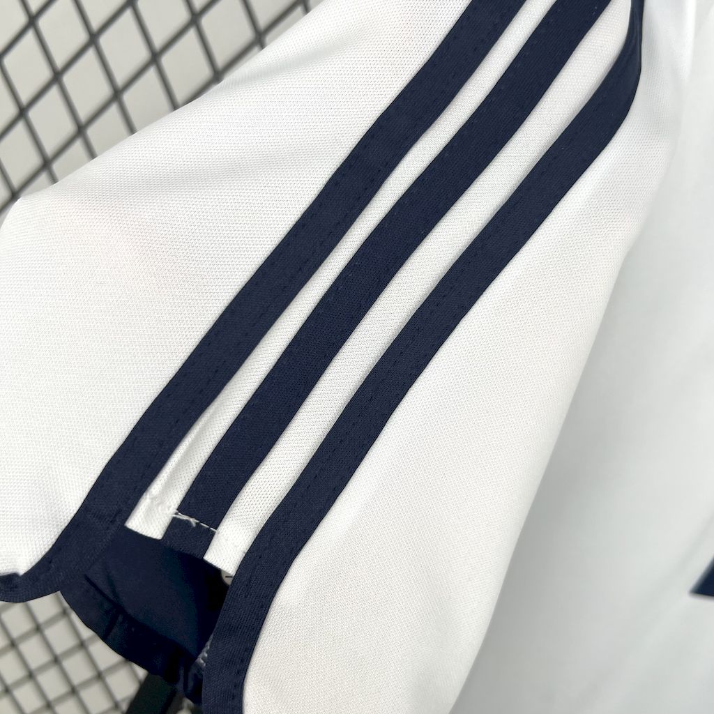 Real Madrid 2000/01 Retro Home Jersey