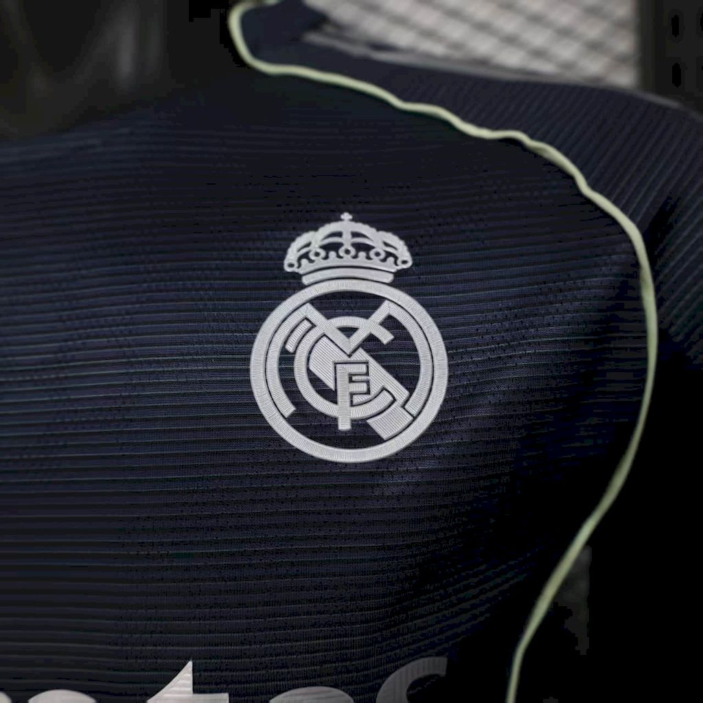 Men’s Real Madrid 2025/26 Player Away Long Sleeves Jersey