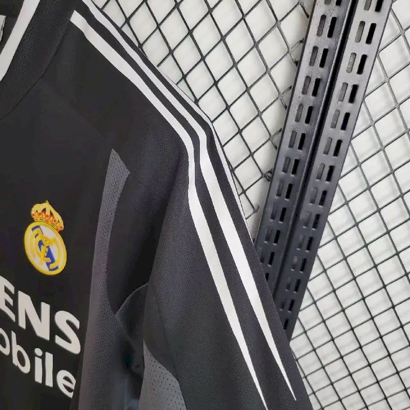 Real Madrid 2004/05 Retro Away Jersey