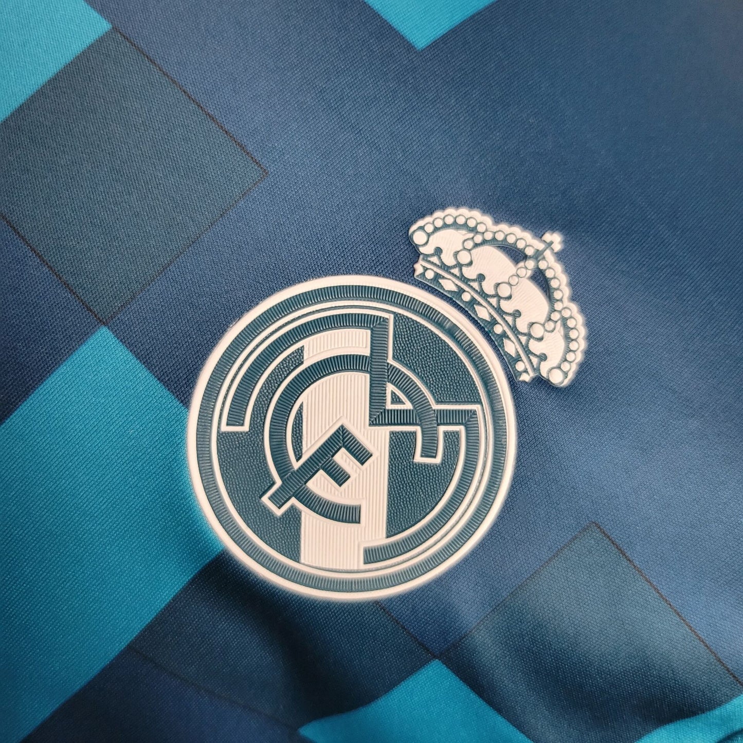 Real Madrid 2017/18 Retro Third Long Sleeves World Champions Patch Jersey