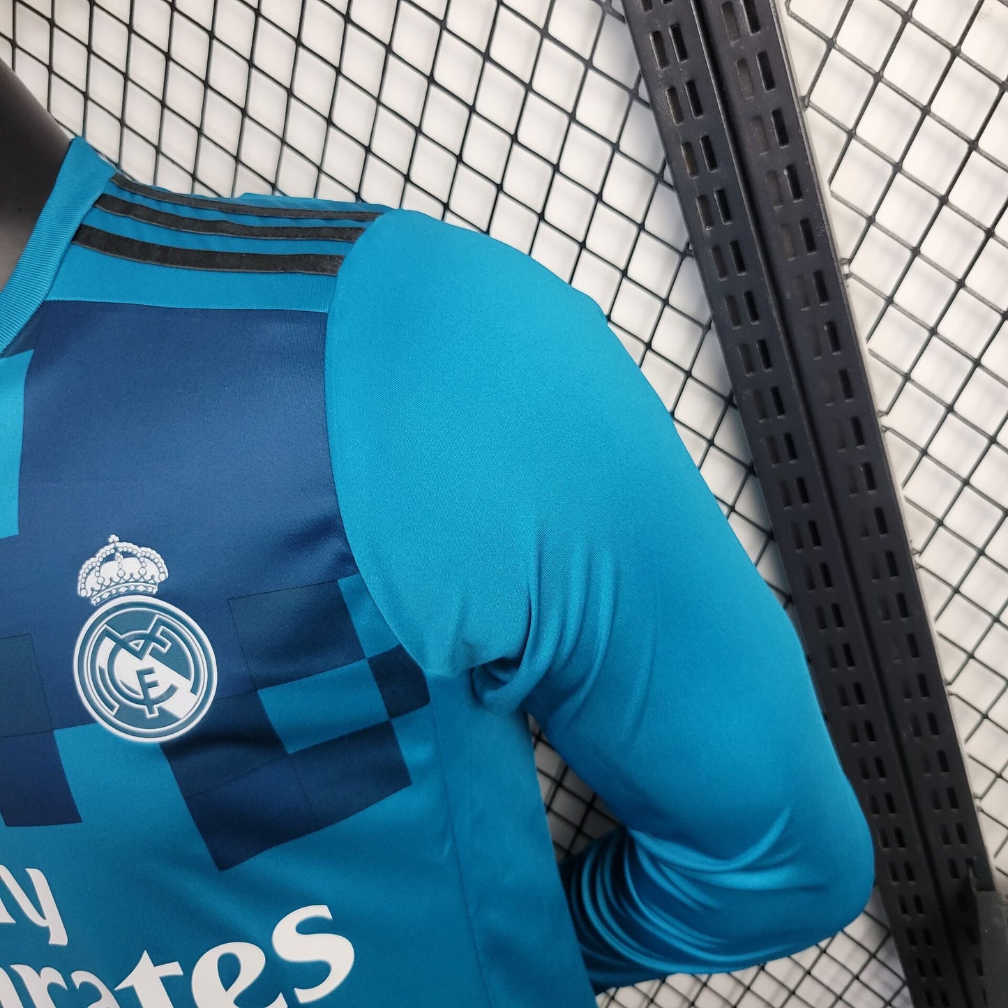 Real Madrid 2017/18 Retro Third Long Sleeves World Champions Patch Jersey
