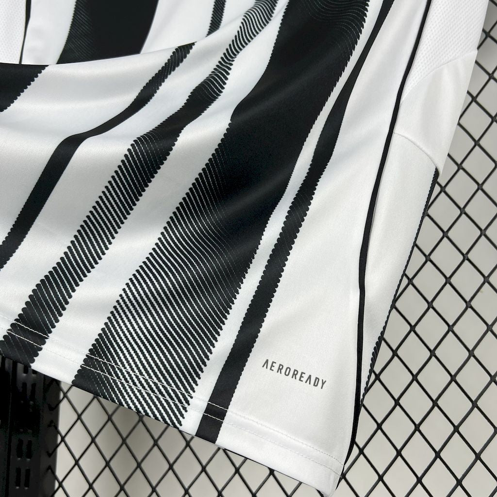 Men’s Juventus 2025/26 Fan Home Jersey