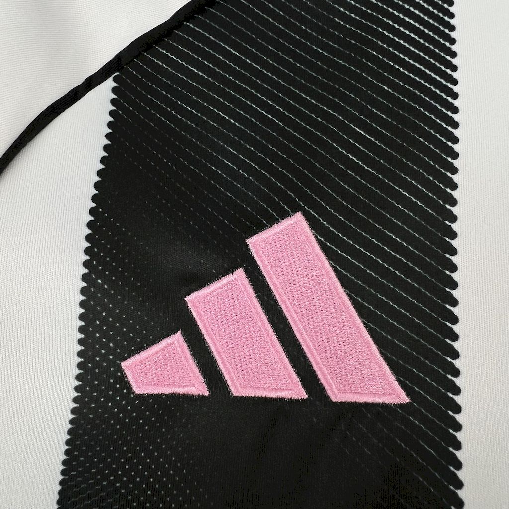 Men’s Juventus 2025/26 Fan Home Jersey