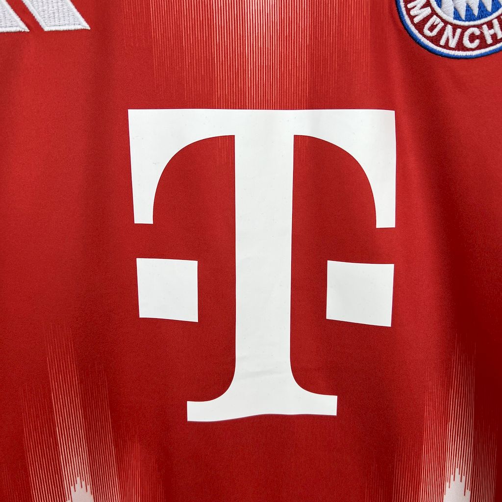 Men’s Bayern Munich 2025/26 Fan Home Jersey